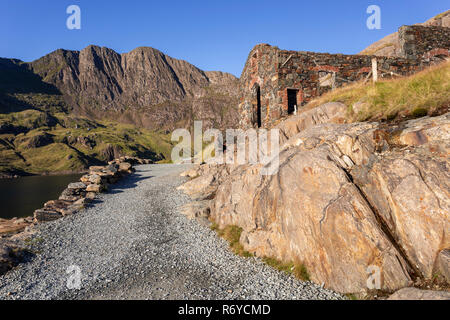 Abandoned mine buildings at Llyn Llydaw, Snowdonia, North Wales Stock Photo