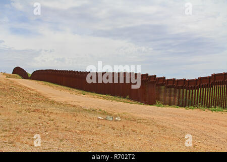 Border Fence Separating the US from Mexico Near Nogales, Arizona Stock Photo