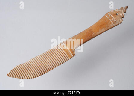 Leg Cut Butter Spatula With Ribbed Blade And Bent Tip Butter Knife Knife Cutlery Soil Find Leg Sawn Cut Drilled Knife Cut From One Piece Bone Butter Knife Pointed Blade Over The Entire Length Provided With Ridges At Right Angles To The Axis Of The Knife Triangular