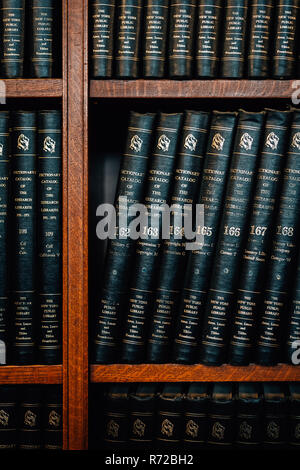 Books on a shelf at the New York Public Library in Midtown Manhattan, New York City Stock Photo