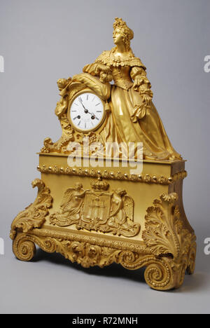 E. Ls., Gilded bronze pendulum with female figure in frock with waistband, pendulum clock timepiece measuring instrument bronze gold brass steel enamel h 56.0, ger ROTTERDAM Erasmus Foundation Van Rijckevorsel Parklaan Rotterdam City Center New Work time measuring house well-to-do citizen Long-term loan Erasmus Foundation Stock Photo