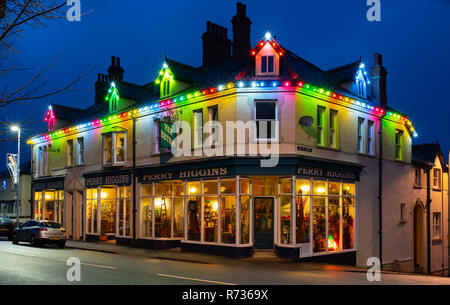 PERRY HIGGINS ANTIQUES SHOP, Bangor Road, Penmaenmawr, Conwy, North Wales. Image taken in December 2018. Stock Photo