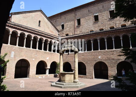 The cloister of Santo Stefano, Bologna, Italy Stock Photo