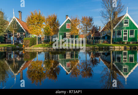Zaanse Schans, Netherlands - considered a real open air museum, Zaanse Schans presents a collection of well-preserved historic windmills and houses Stock Photo