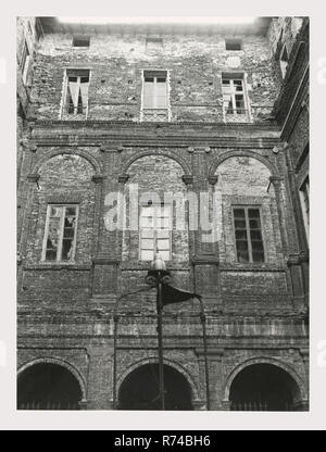 Umbria Perugia Citta della Pieve Pozzo del Casalino, this is my Italy, the italian country of visual history, Exterior views of building and well. Stock Photo