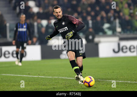 Torino, Italy. 07th December 2018.  Samir Handanovic of FC Internazionale in action during the Serie A match between Juventus Fc and Fc Internazionale. Credit: Marco Canoniero/Alamy Live News Stock Photo