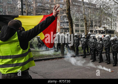 Brussels, Belgium. 8th Dec, 2018. Police forces stand during the yellow vests demonstration in Brussels, capital of Belgium, Dec. 8, 2018. Credit: Zheng Huansong/Xinhua/Alamy Live News Stock Photo