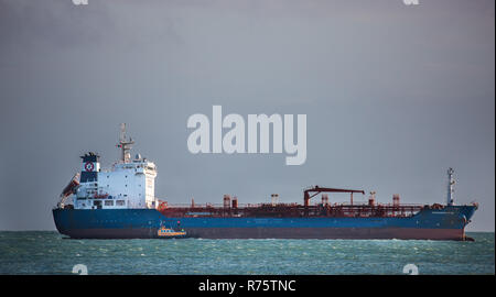 Myrtleville, Cork, Ireland. 08th December, 2018. A Port of Cork Pilot boards the oil tanker Mississippi Star which is bound for the Whitegate Oil Refinery off the coast at Myrtleville, Co. Cork,  Ireland. Credit: David Creedon/Alamy Live News Stock Photo