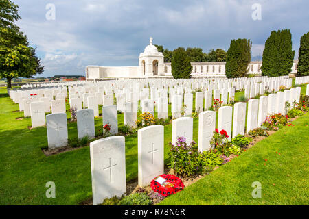 Tyne Cot Commonwealth War Graves Cemetery, the largest Commonwealth cemetery in the world, with over 12,000 soldiers' graves Stock Photo
