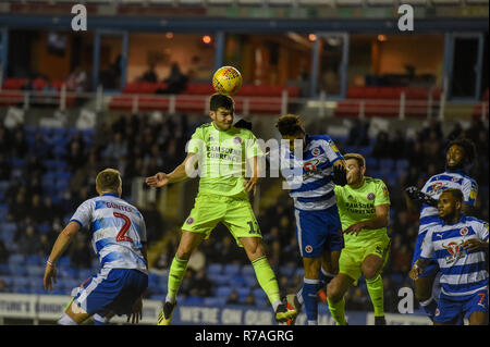 Madejski Stadium, London, UK. 8th December 2018. Sky Bet Championship, Reading v Sheffield United ; John Egan (12) of Sheffield United also has the ball in the net but goal disallowed  Credit: Phil Westlake/News Images,  English Football League images are subject to DataCo Licence Credit: News Images /Alamy Live News Stock Photo