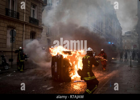 Firefighters march during a demonstration of French firemen against ...