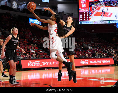 https://l450v.alamy.com/450v/r7apy5/kentucky-usa-8th-dec-2018-hilltoppers-guard-sherry-porter-22-shots-over-the-arm-of-bellarmine-knights-guard-presley-brown-13-during-a-game-between-the-bellarmine-knights-and-the-western-kentucky-hilltoppers-at-e-a-diddle-arena-in-bowling-green-ky-mandatory-photo-credit-steve-robertscal-sport-media-credit-cal-sport-mediaalamy-live-news-r7apy5.jpg