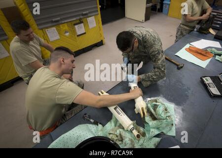 U.S. Air Force hydraulics technicians from the 18th Component ...