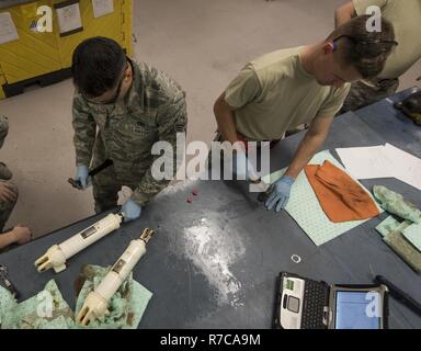 U.S. Air Force hydraulics technicians from the 18th Component ...