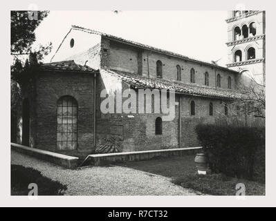 Lazio Roma Rome S. Giovanni a Porta Latina, this is my Italy, the italian country of visual history, Medieval Architecture, sculptural relief, fresco painting, mosaics. Post-medieval Restored apse Antiquities Architectural fragments, sculpture No precise dates known of foundation, church probably originates from 5th century, with refurbishings of 7th century. Campanile of classical Roman style originates from 12th century frescoes date from end of 12th century Stock Photo