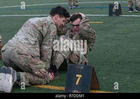 Paratroopers participate in a physical fitness test on the second day ...