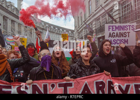 London, UK. 9th Dec 2018. March to Oppose Tommy Robinson Credit: Alex Cavendish/Alamy Live News