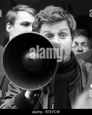 Daniel Cohn-Bendit at the border checkpoint. Daniel-Cohn Bendit's attempt to enter France across the border 'Goldene Bremm' near Saarbruecken despite a refusal of entry failed on 24 May 1968. | usage worldwide Stock Photo