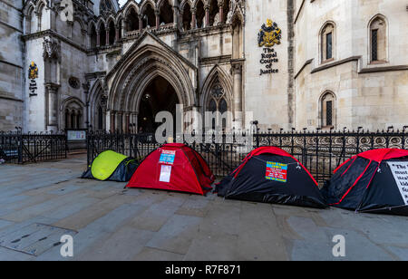 Rough sleepers and protest tents outside The Old Bailey, London. UK Stock Photo
