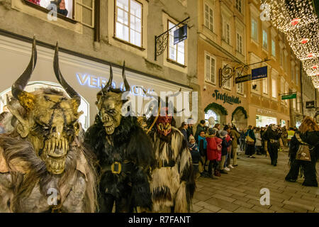 Salzburg: Krampuslauf (Krampus-Lauf, Perchtenlauf, Krampus run, mask ...