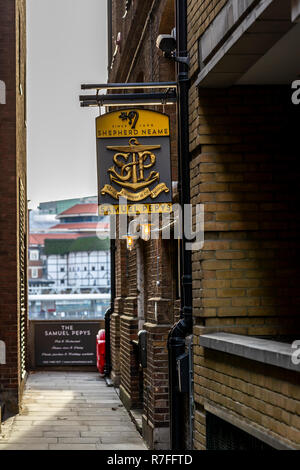 The Samuel Pepys pub with Shakespeare's Globe Theatre across the river, London. UK Stock Photo