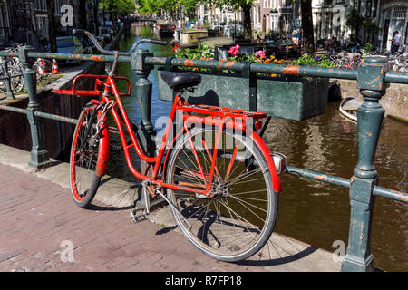 Red discount dutch bike