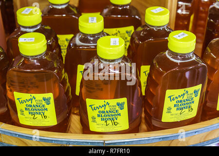 Miami Florida,Davie,Bob Roth's New River water Groves,roadside fruit fruits stand,local products,orange blossom honey,raw,bottle,product products disp Stock Photo