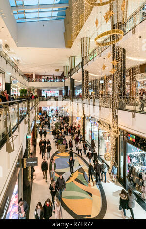 Alexa shopping center, christmas illumination,  interieur, Berlin Stock Photo