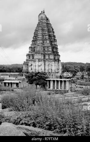 Beautifully carved Virupaksha Temple, located in Hampi, Ballari district, Karnataka, India Stock Photo