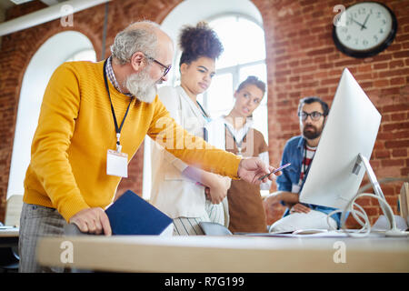 Briefing of analysts Stock Photo