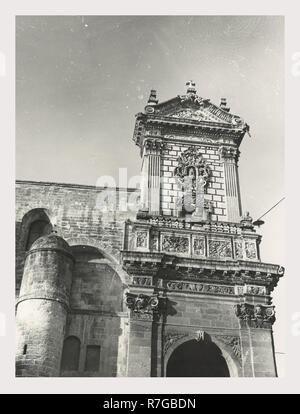 Sardinia Sassari Sassari S. Nicola, Cathedral, this is my Italy, the italian country of visual history, Medieval Architecture 13th century. Lower part of campanile remains. Post-medieval Architecture 15th-18th centuries. Church was rebuilt 1480-1505 following the transfer of the episcopal seat from Porto Torres to Sassari 1441. 15th century building in Gothic-Aragonesque style on Latin cross plan. Nave has four bays with side chapels and a cupola over crossing. In the second half of the 16th century the transept was elongated and two ambulatories were added. Present facade added in 1723 in a f Stock Photo