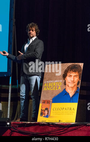 Napoli, Italy. 09th Dec, 2018. Alberto Angela, an Italian tv conductor,  writer and journalist, during the presentation of his book: CLEOPATRA. LA  REGINA CHE SFID' ROMA E CONQUIST' L'ETERNITÀ at the Teatro