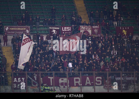 Foto LaPresse - Fabio Ferrari 09 Dicembre 2018 Milano, Italia  Sport Calcio Milan vs Torino - Campionato di calcio Serie A TIM 2018/2019 - Stadio San Siro. Nella foto:tifosi torino fc  Photo LaPresse - Fabio Ferrari November 09, 2018 Milan, Italy sport soccer Milan vs Torino - Italian Football Championship League A TIM 2018/2019 - San Siro Stadium. In the pic:supporter torino Stock Photo