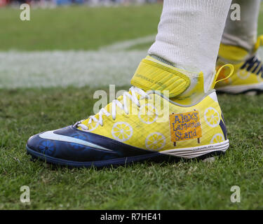 Carson, California, USA. 9th Dec 2018. Los Angeles Chargers long snapper Mike Windt #47 Alex's Lemonade Stand cleats during the Cincinnati Bengals vs Los Angeles Chargers at Stubhub Center in Carson, Ca on Carson, California, USA. 9th Dec 2018.  (Photo by Jevone Moore) Credit: Cal Sport Media/Alamy Live News Stock Photo