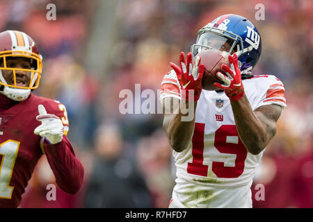 New York Giants cornerback Fabian Moreau (37) defends against the