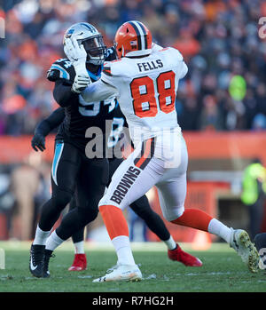 Oakland, California, USA. 30th Sep, 2018. Cleveland Browns tight end Darren  Fells (88) celebrates his touchdown with offensive tackle Desmond Harrison  (69) on Sunday, September 30, 2018, at Oakland-Alameda County Coliseum in