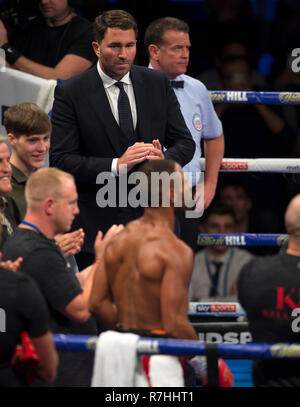 FlyDSA Arena, Sheffield, UK. 8th Dec, 2018. Boxing, Eliminator for the WBA World Super Welterweight title, Kell Brook versus Michael Zerafa; Matchroom promoter Eddie Hearn looks on as Kell Brook (GBR) prepares for the start of the contest Credit: Action Plus Sports/Alamy Live News Stock Photo