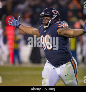 Chicago, Illinois, USA. 30th Sep, 2018. - Bears #96 Akiem Hicks scuffles  with Buccaneers #74 Ali Marpet during the NFL Game between the Tampa Bay  Buccaneers and Chicago Bears at Soldier Field