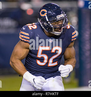 Chicago, Illinois, USA. 17th Sep, 2018. - Bears #52 Khalil Mack takes a  break during the NFL Game between the Seattle Seahawks and Chicago Bears at  Soldier Field in Chicago, IL. Photographer: