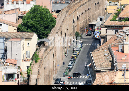 Passetto di Borgo built 1277 by Pope Nicholas III as escape route in elevated passage linking Vatican City with the Castel Sant'Angelo in Mura leonine Stock Photo