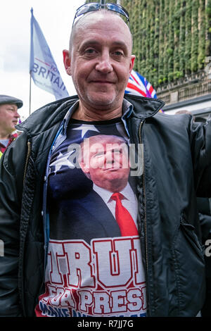 London Dec 9 2018.  Anti EU, Pro Brexit Betrayal supporters decend on London and march through Central London for rally organized by UKIP leader Gerard Batton and  Tommy Robinson (Steven Yaxley-Lennon) photo Janine Wiedel Stock Photo
