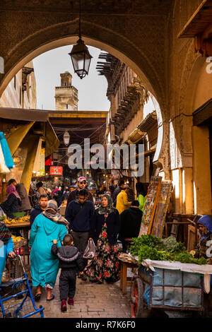 Morocco, Fes, Fes el Bali, Medina, Kasbah an-Nouar, local people shopping in vegetable souk