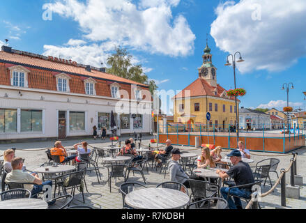 Rauma, Finland. Cafe in front of the Old Town Hall in the Market Square (Kauppatori), Vanha Rauma (Old Town District), Rauma, Satakunta, Finland Stock Photo