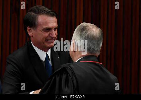 Brasilia, Brazil. 10th December 2018. Michelle Bolsonaro accompanied by her  daughter with Jair Bolsonaro, Laura Bolsonaro, on Monday, December 10,  during the diplomatic ceremony of Jair Bolsonaro (PSL) and Hamilton Mourao  (PRTB)