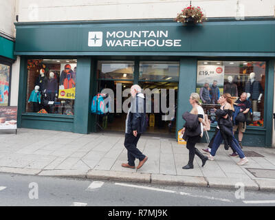 High Street Brands and shoppers Truro Cornwall, 2018  Robert Taylor/Alamy Live News. Truro, Cornwall, UK. Stock Photo