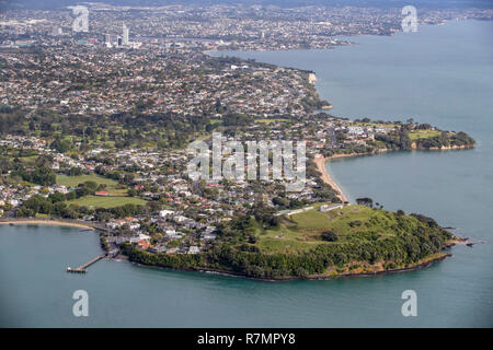 Aerial cityscape overviews of Auckland City, CBD, bridge, Waitemata harbour and Hauraki Gulf, New Zealand Stock Photo