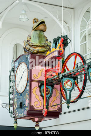 The Frog Clock at Sherwood Square in Telford Town centre designed by Kit Williams Stock Photo