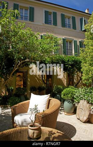 France, Var, Saint Tropez, garden of the Louis Vuitton shop Stock