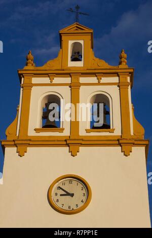 Spain, Andalusia, Cordoba, Yellow façade of a baroque church on the plaza de Santa Teresa Stock Photo