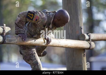 82nd Airborne Division Best Ranger Competition teams get a private tour ...